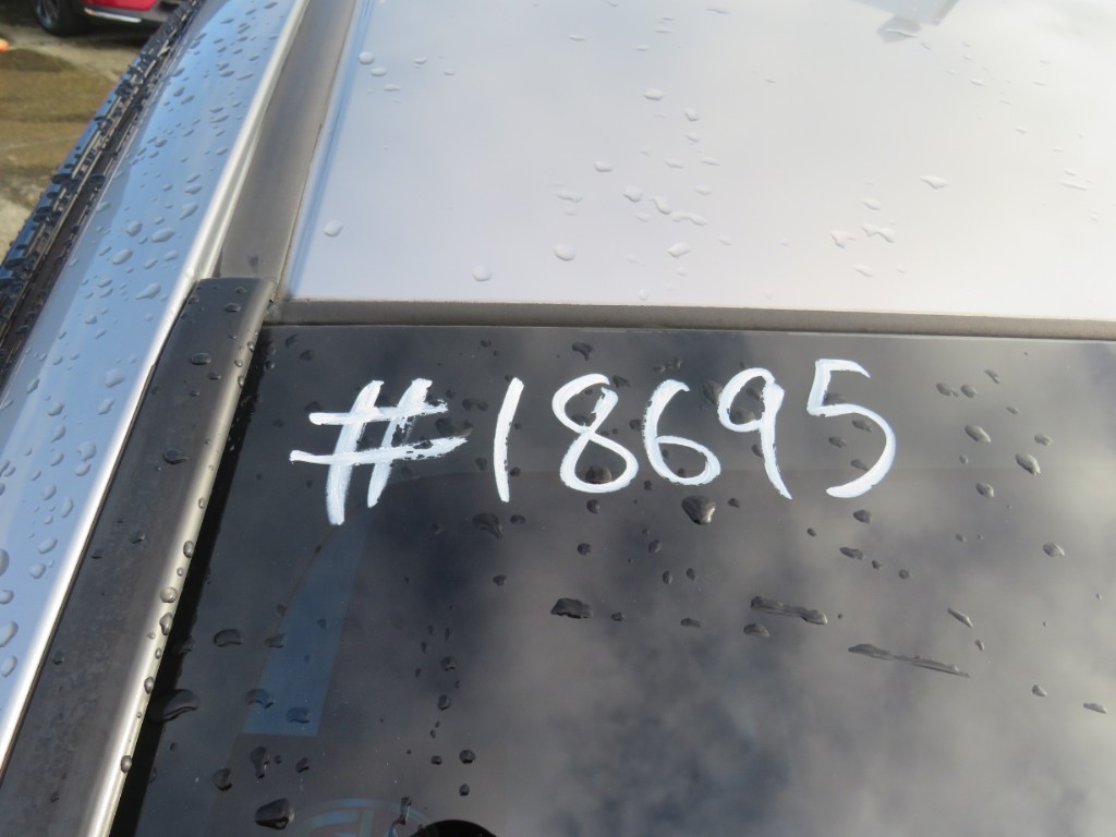 S1869521.jpg