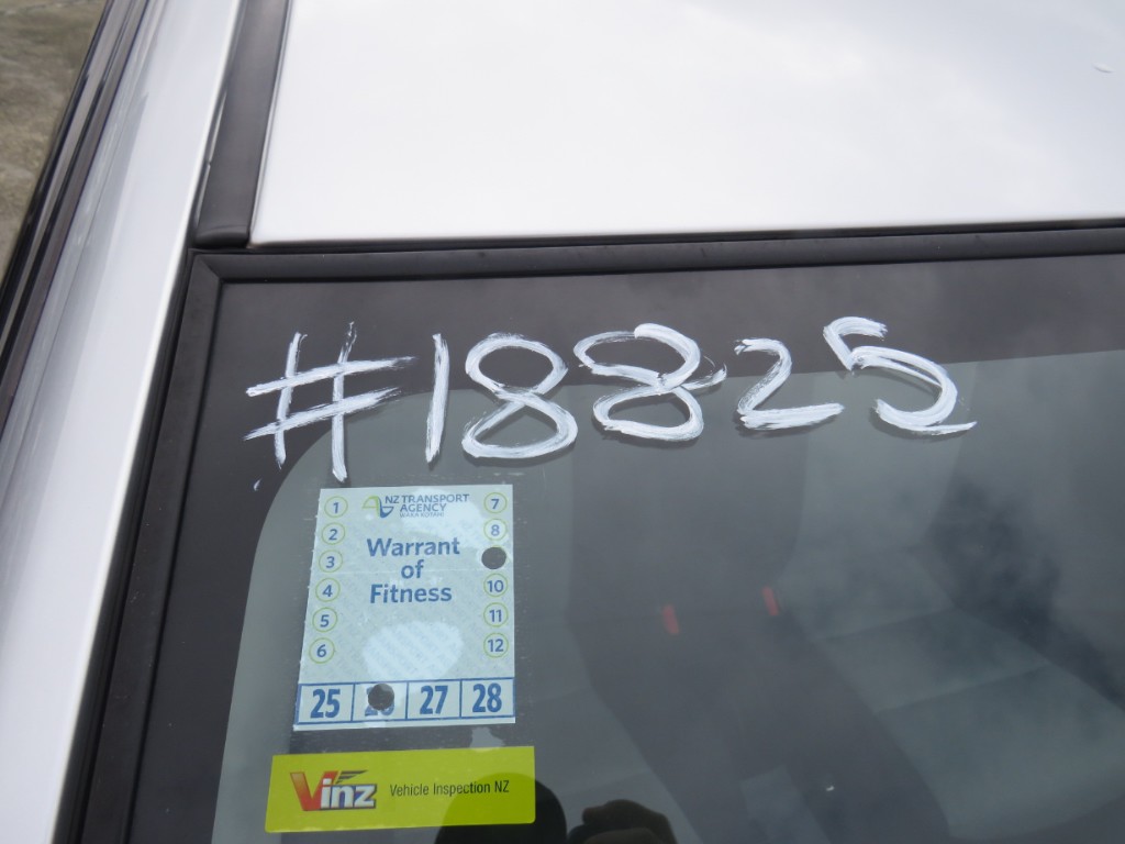 S1882521.jpg
