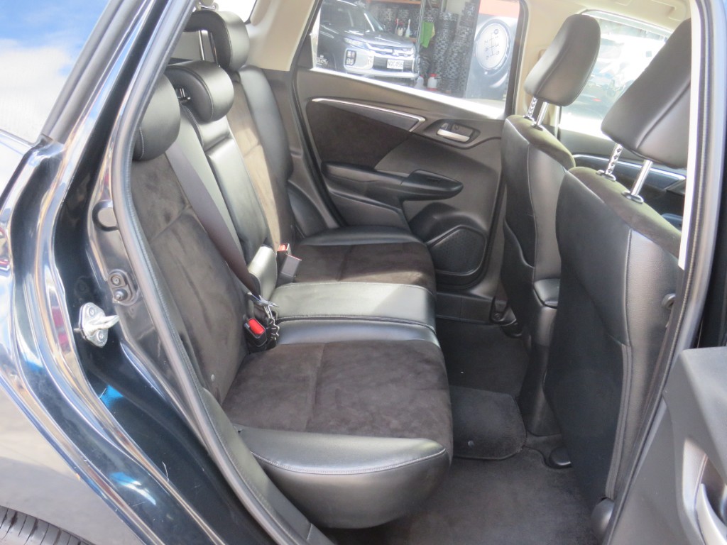 S1883211.jpg