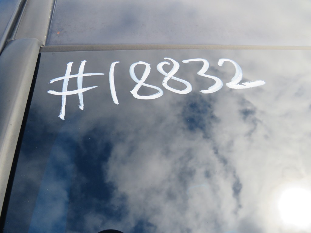 S1883221.jpg