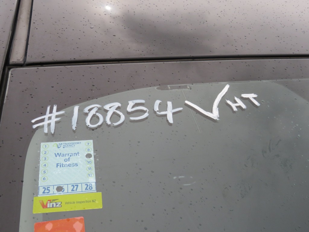S1885421.jpg