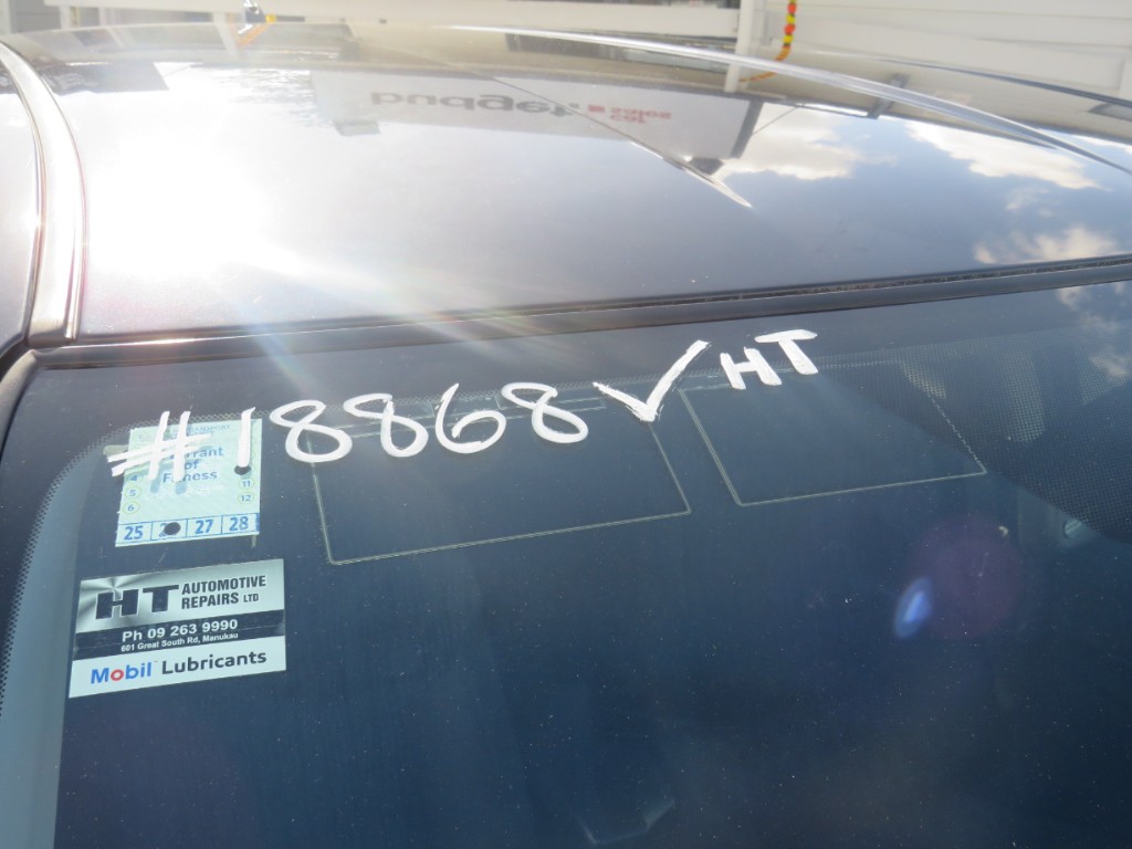 S1886821.jpg