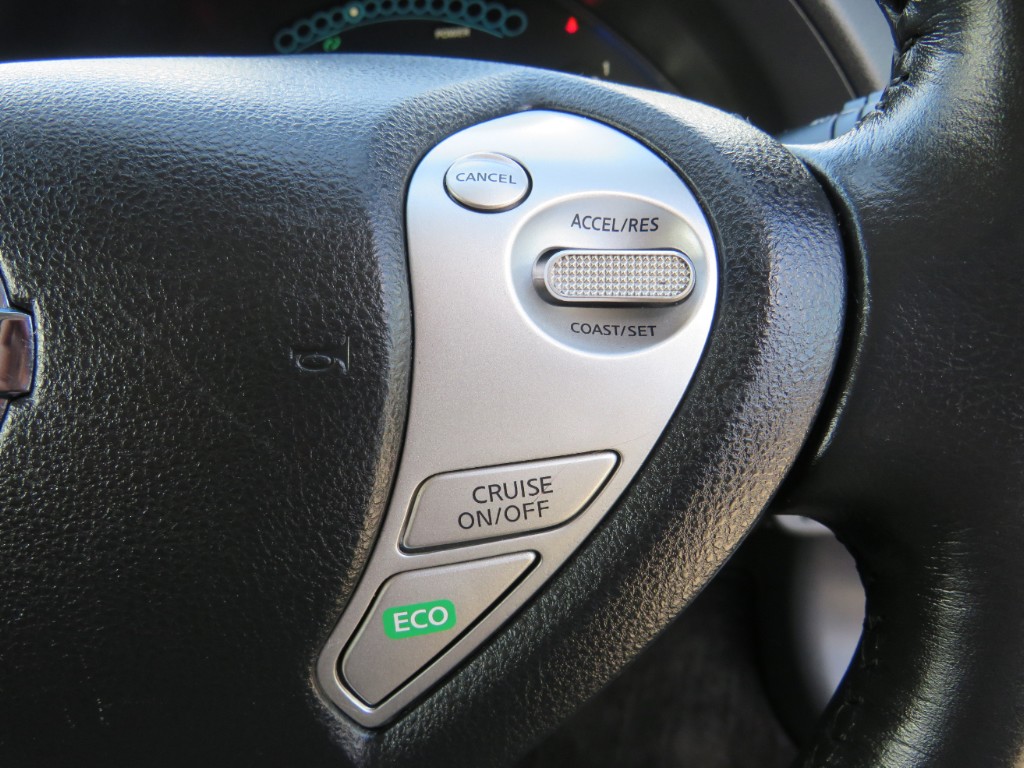S6826914.jpg