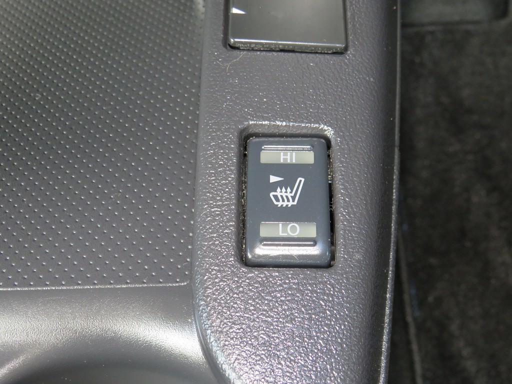 S6826916.jpg