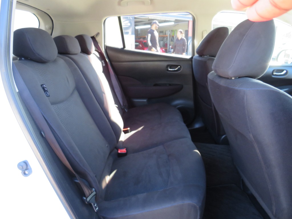 S6827010.jpg