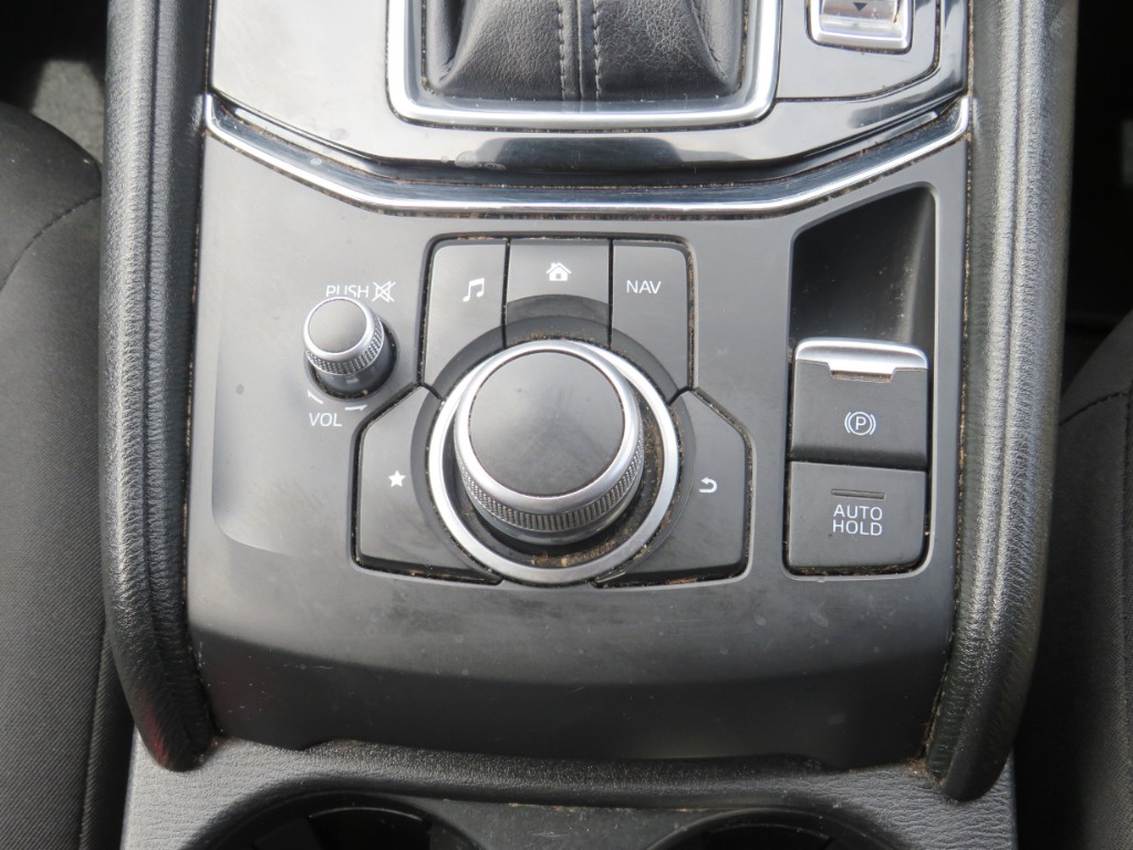 S7068619.jpg