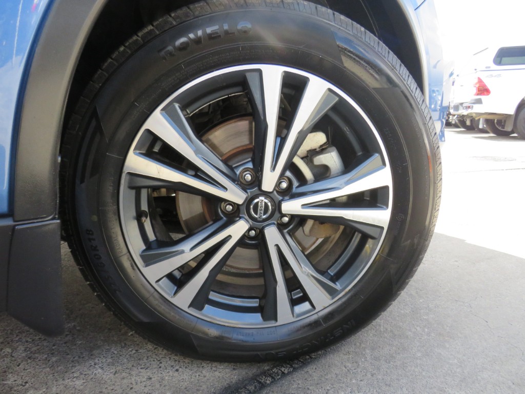 S7074310.jpg