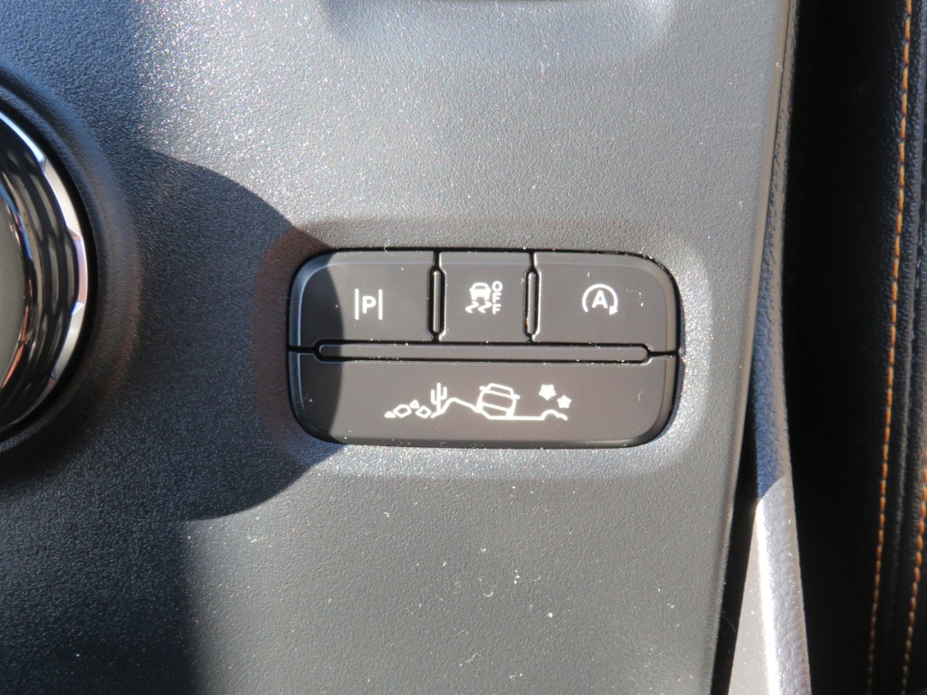 S7083717.jpg