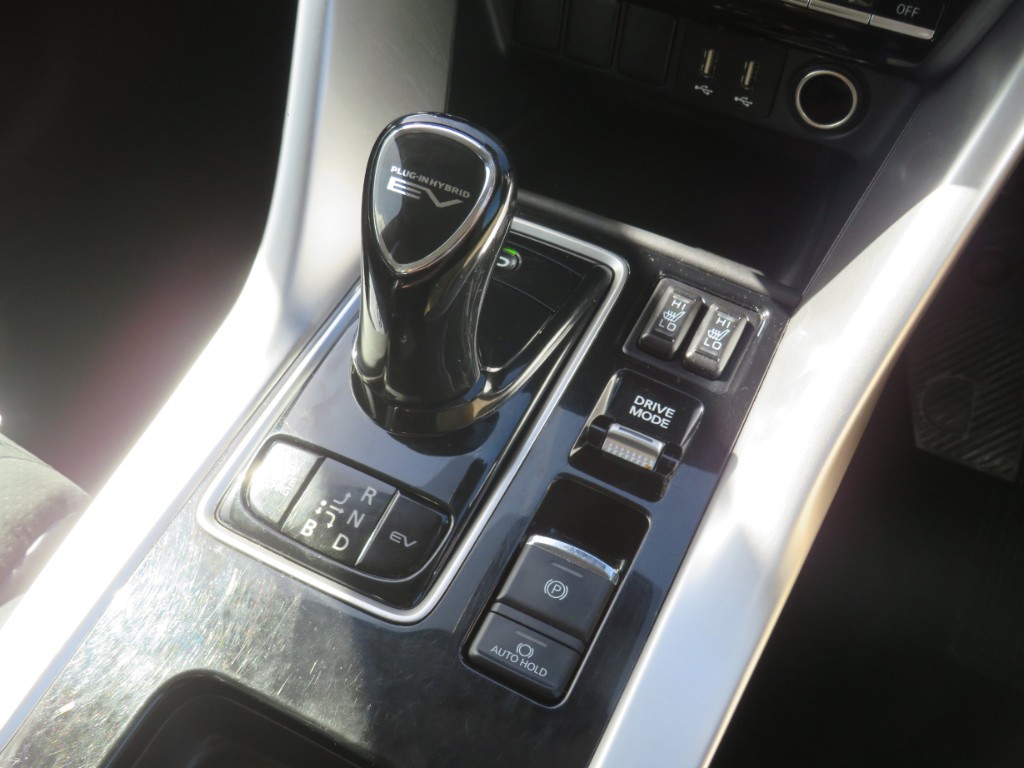 S7113019.jpg