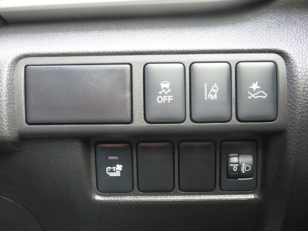 S7113115.jpg