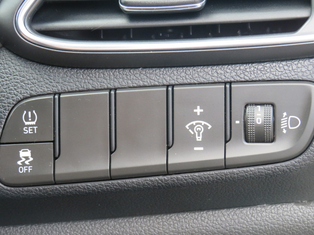 S7113519.jpg