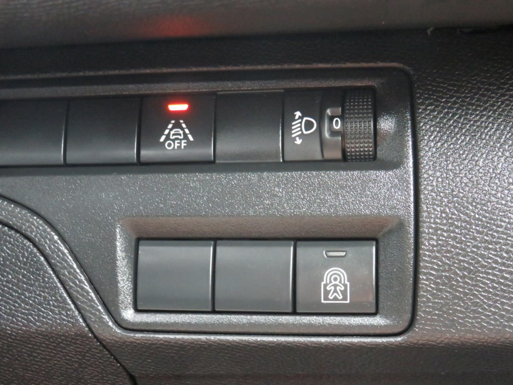 S7116214.jpg