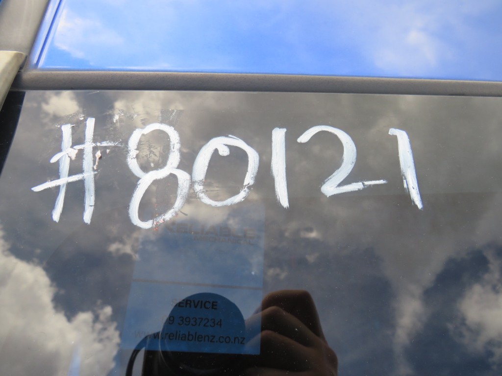 S8012121.jpg