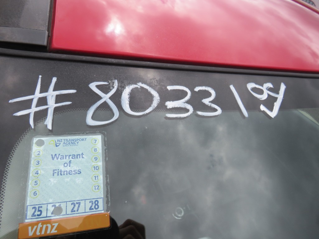 S8033120.jpg