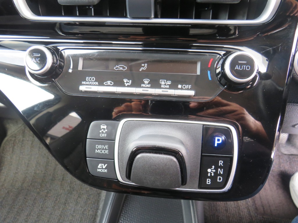 S8041519.jpg