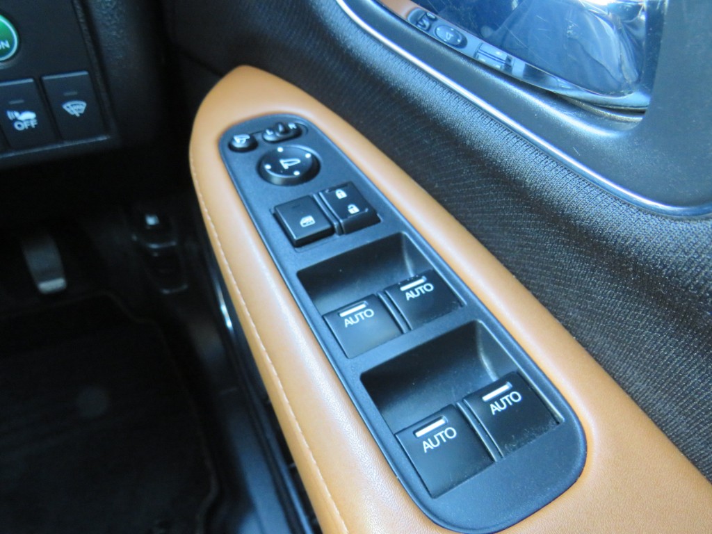 S8042515.jpg