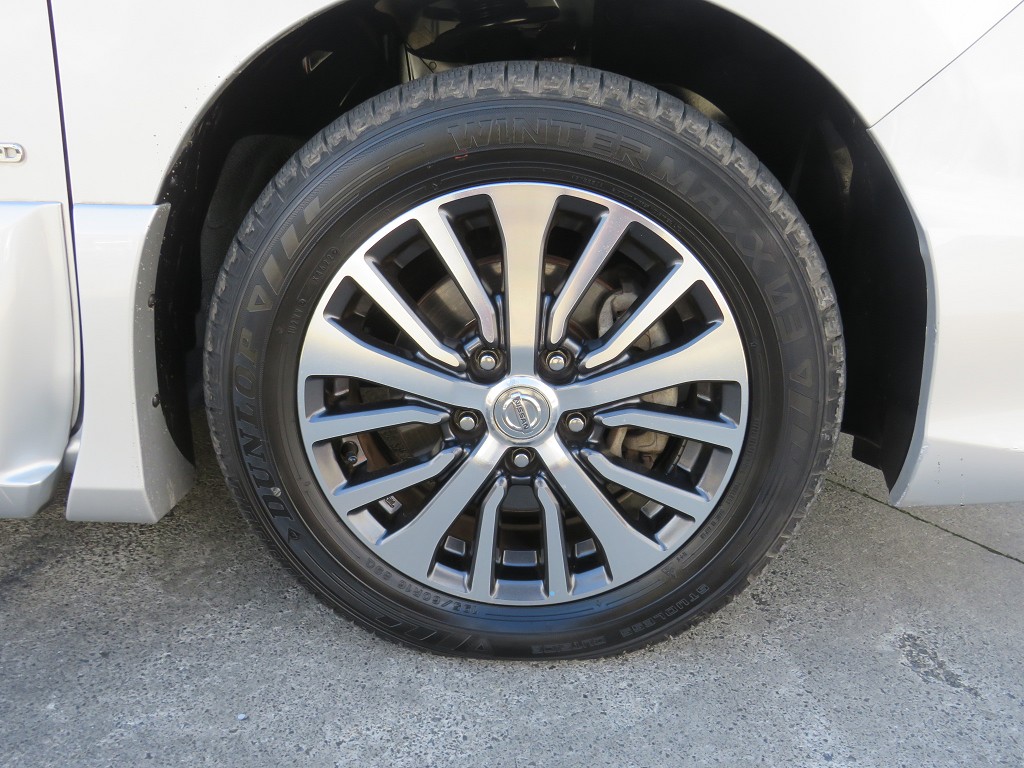 S8047110.jpg