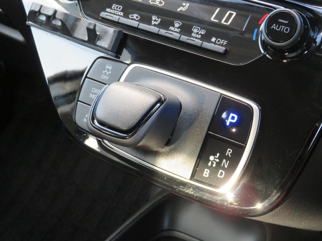 S8047518.jpg