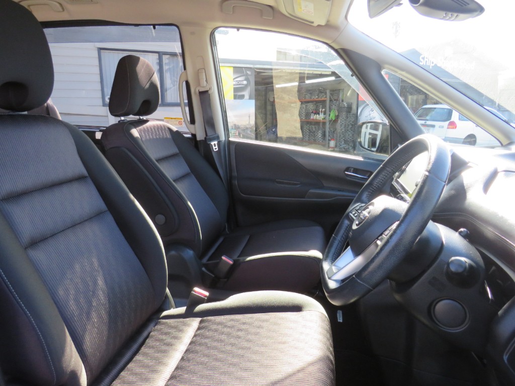 S8054012.jpg