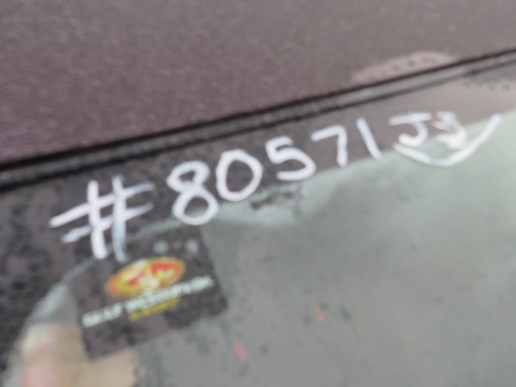 S8057121.jpg