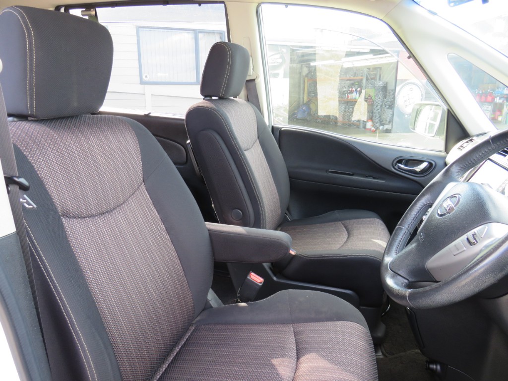 S8084616.jpg