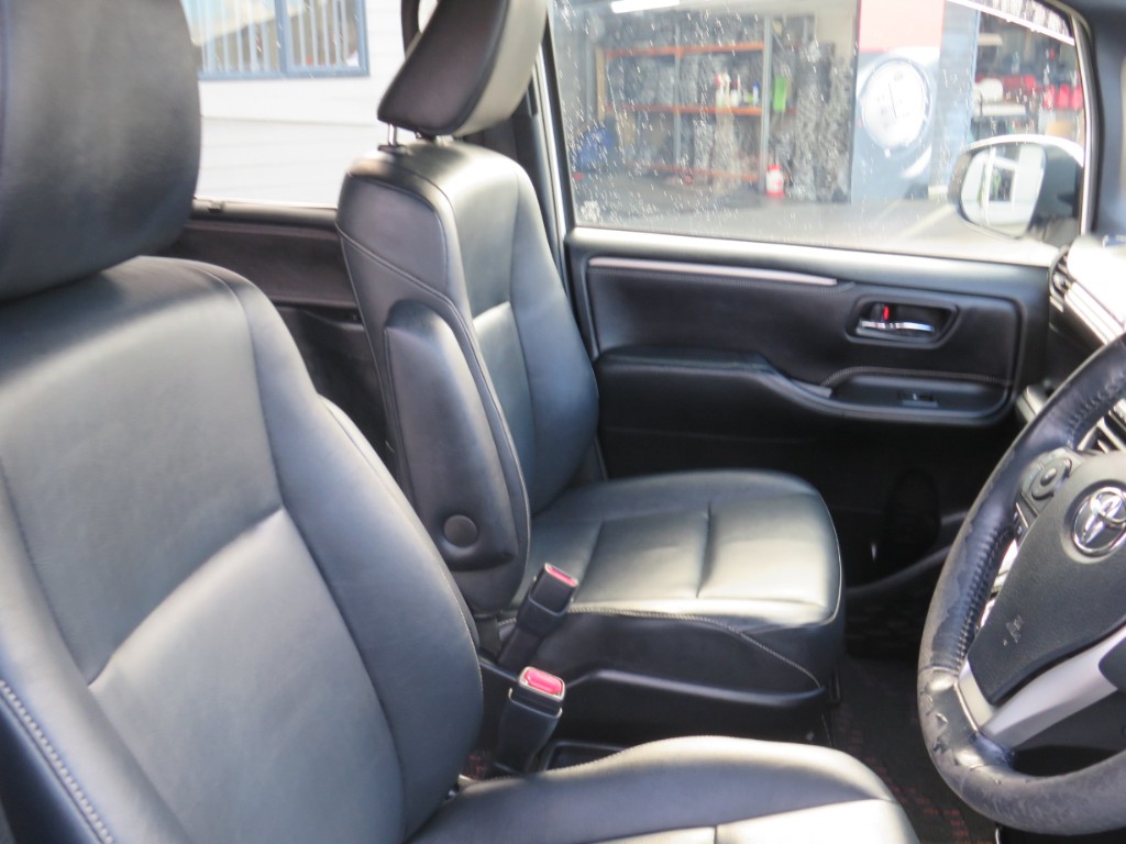 S8099114.jpg