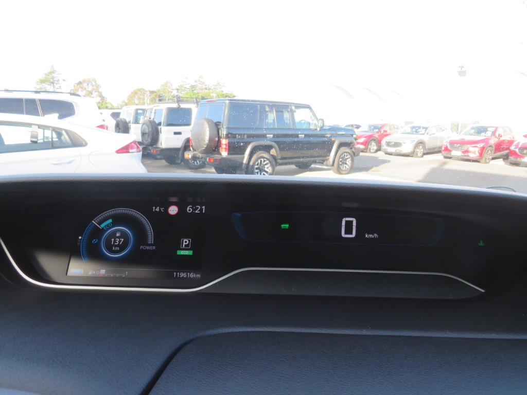 S8105517.jpg