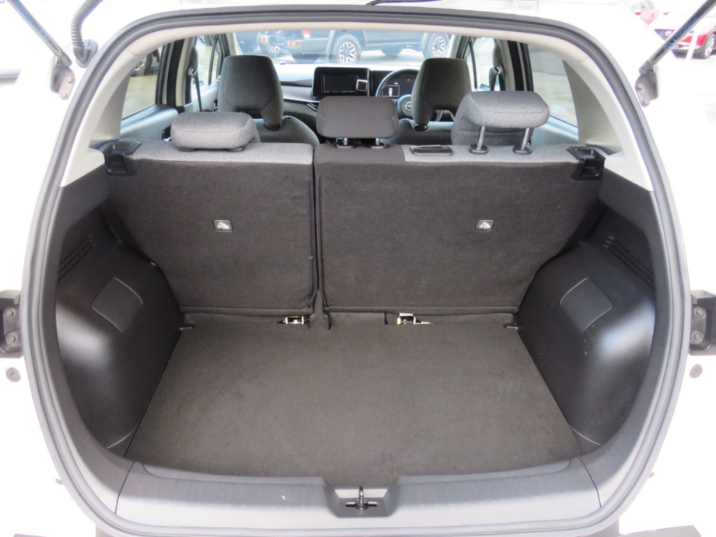 S810669.jpg
